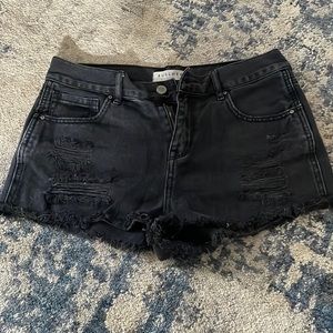 Black high-rise Short